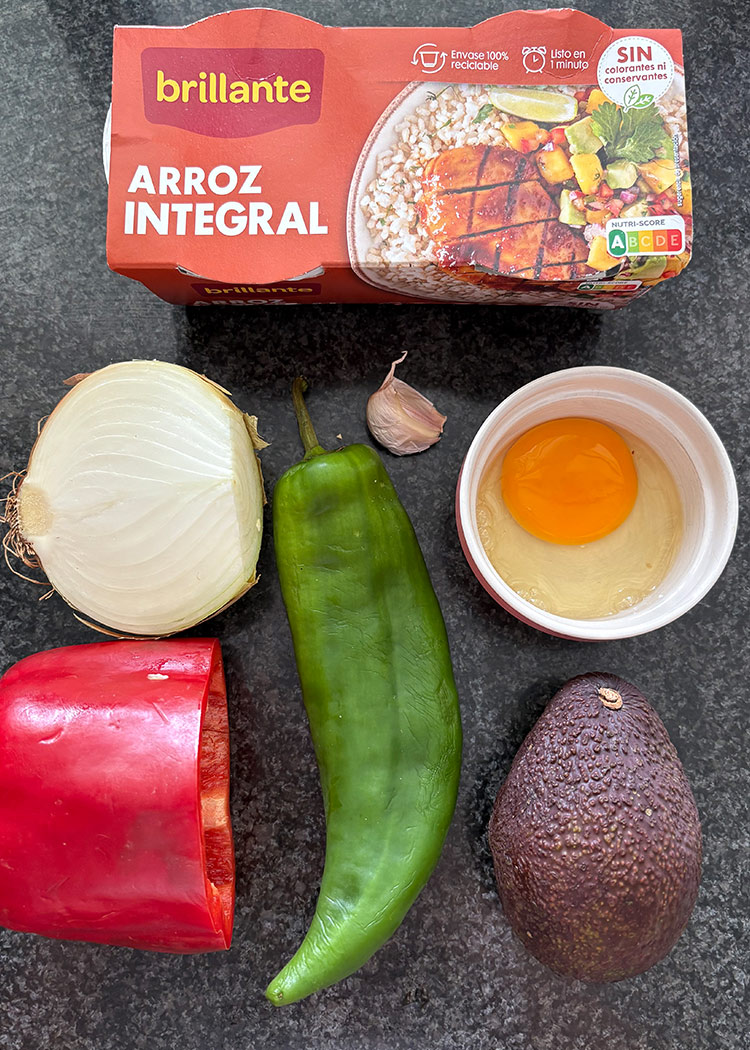 Ingredientes para arroz integral con verduras