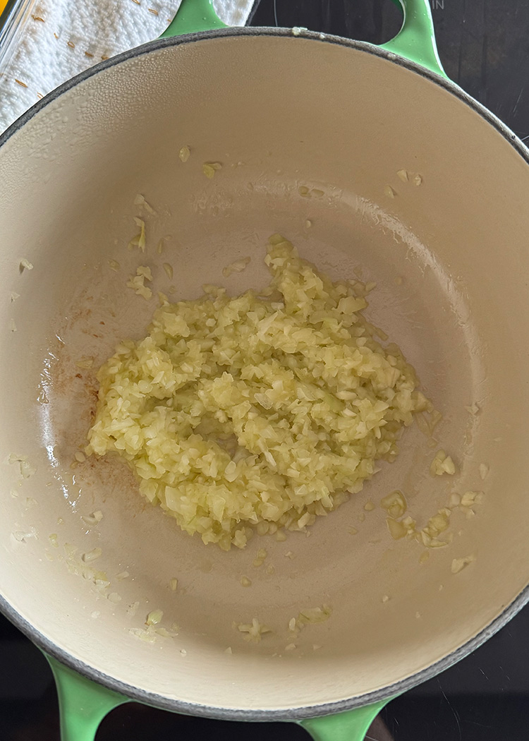 sofrito para pimientos rellenos de arroz