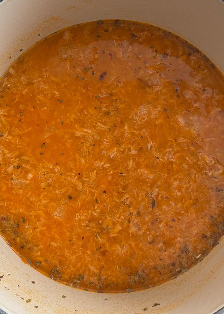 agregar caldo para arroz con atún