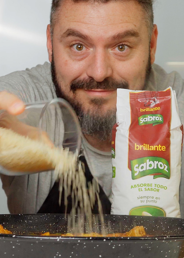 incorporar el arroz para arroz murciano