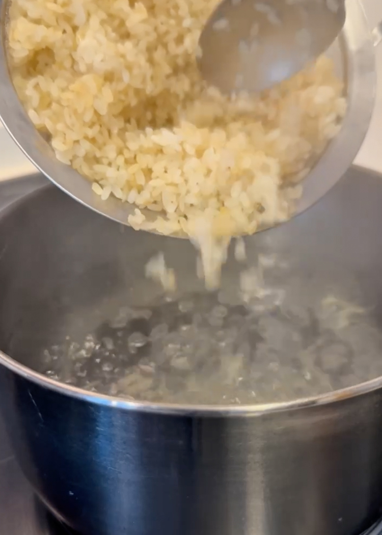 cocinar arroz para receta de sushi