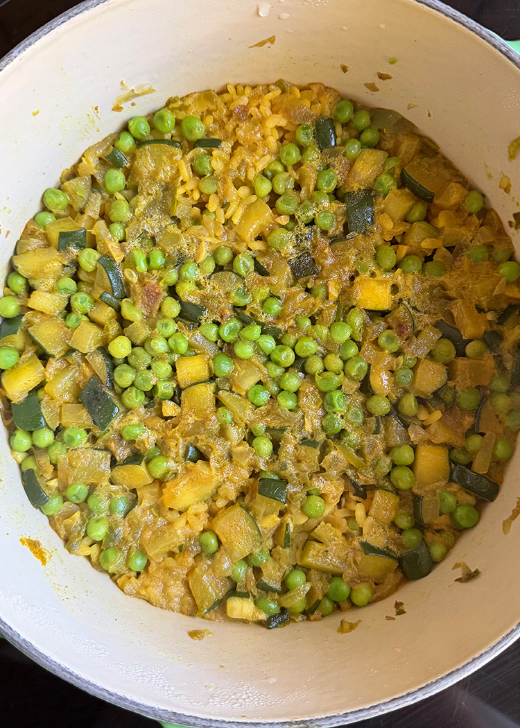 cocción para arroz con verduras al curry