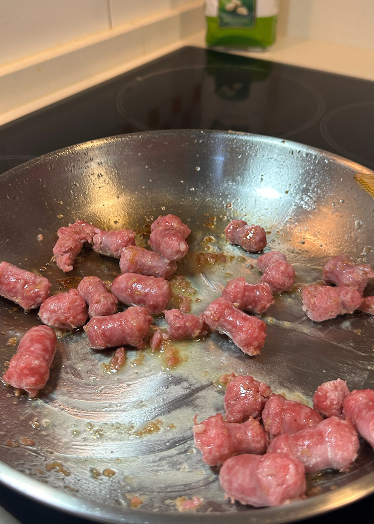 dorar longanizas para arroz con longanizas