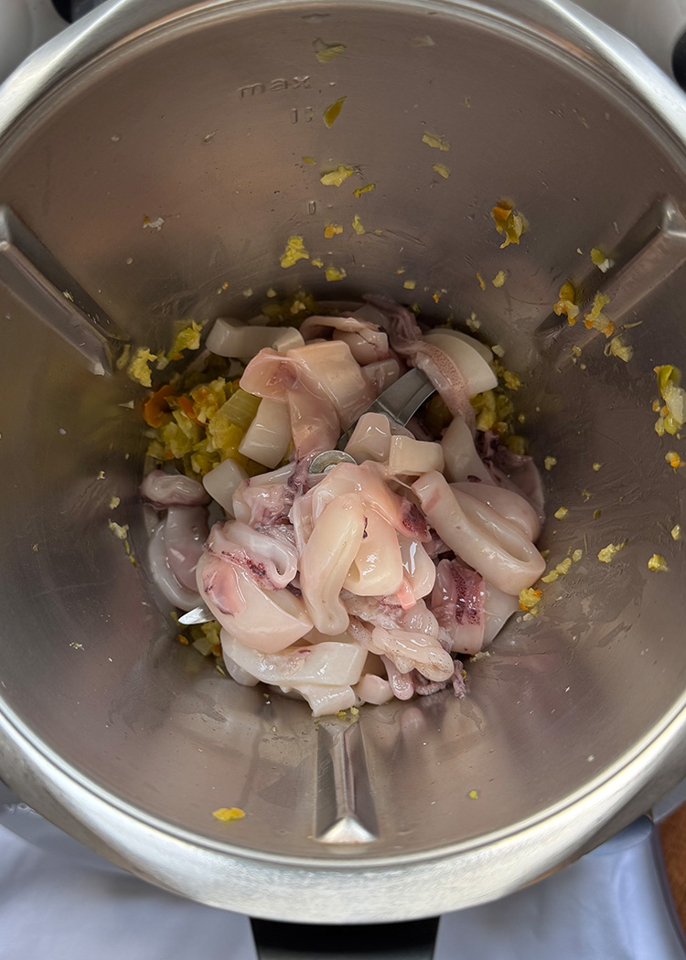 Calamares para arroz negro Thermomix