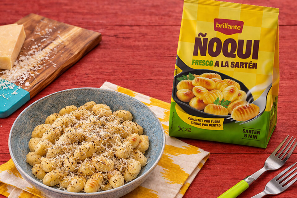 Ñoquis a la sartén con pecorino y pimienta (Cacio e Pepe)