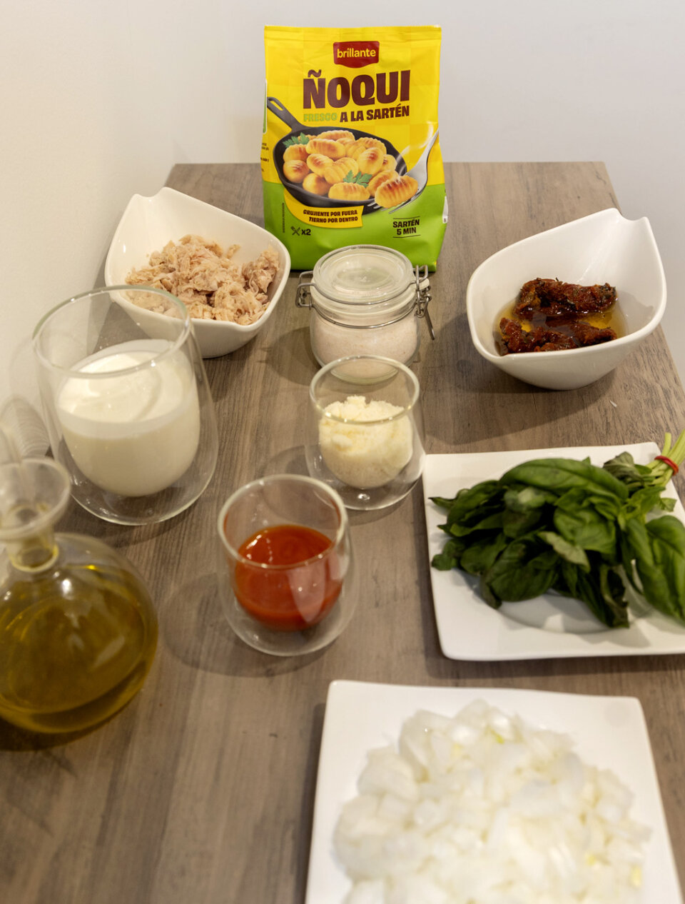 Preparado de los ingredientes para marry me chicken ñoquis