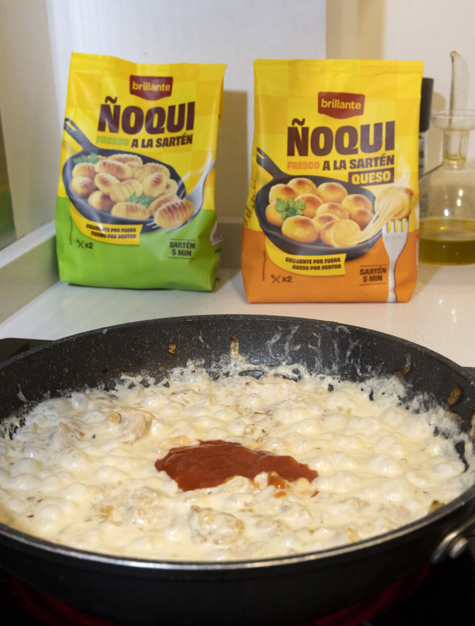 añadir nata y tomate para marry me chicken ñoquis