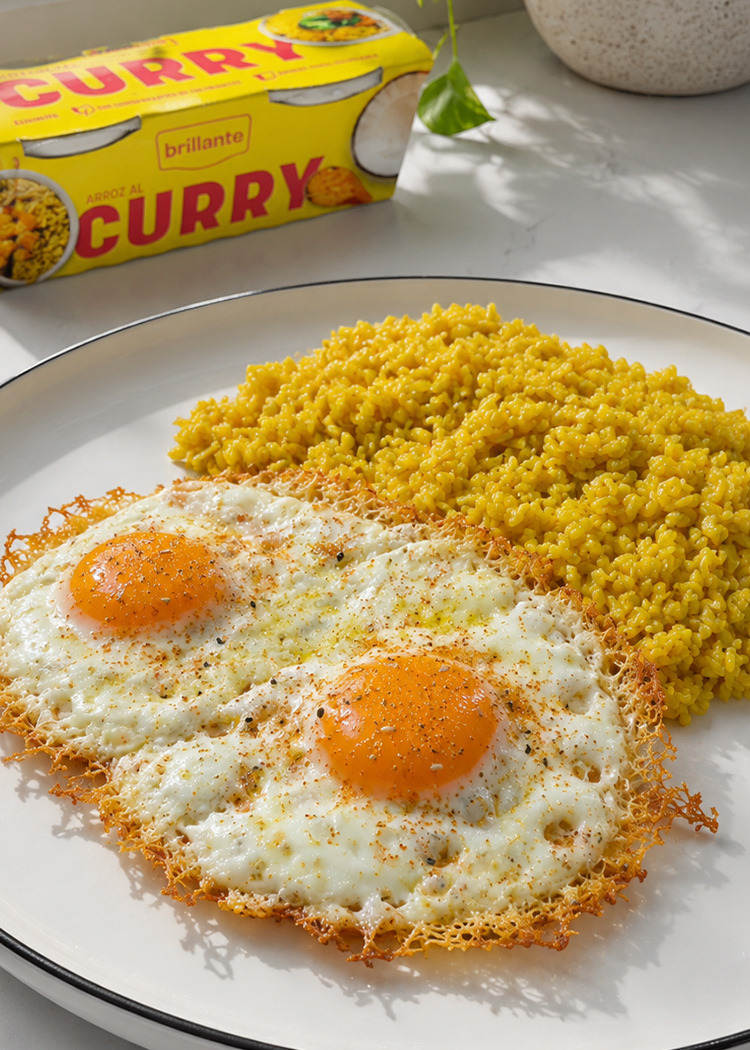 arroz al curry con huevo